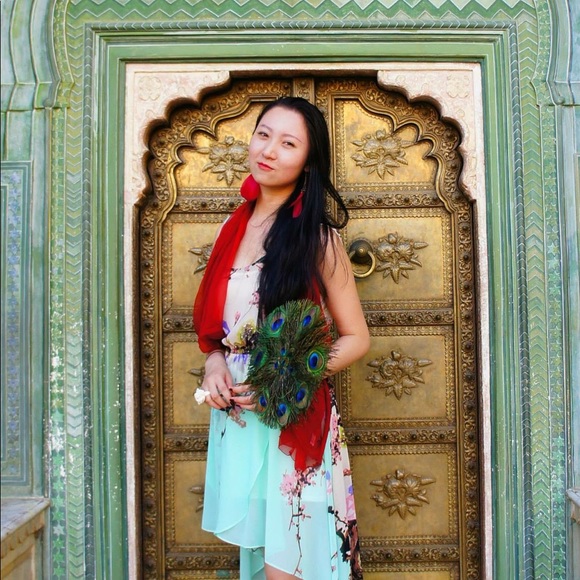 Meet your Posher, Ivy - Picture 5 of 8